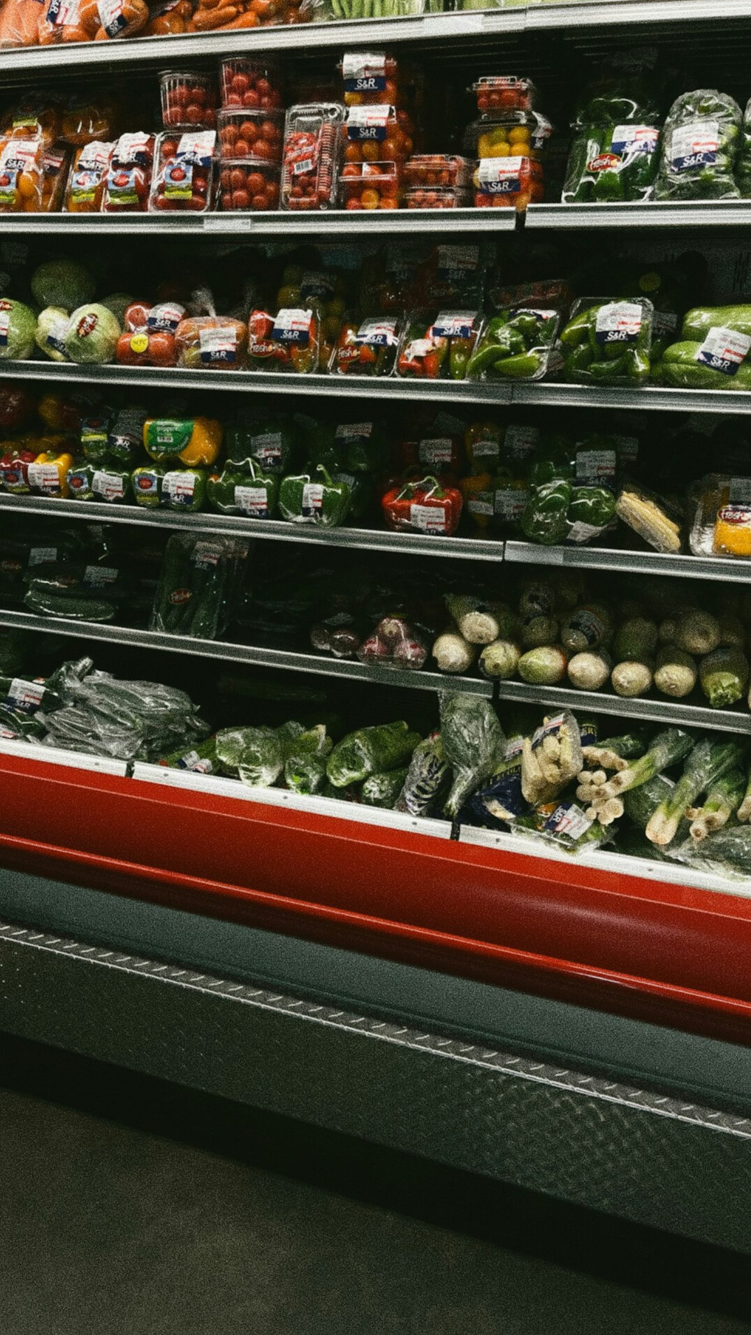 supermarket aisle with security